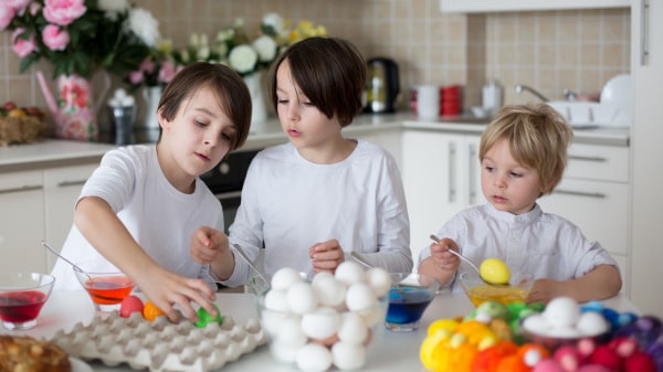 Eier färben Osterferien