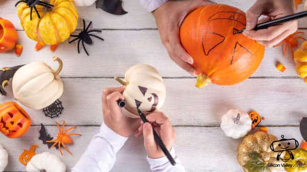 Herbst Kinder Kürbisschnitzen